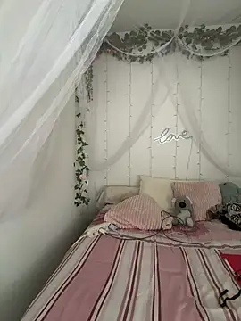 juliee1979 online show from July 10, 5:04 pm