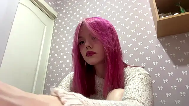 Linecutie online show from July 4, 8:26 pm