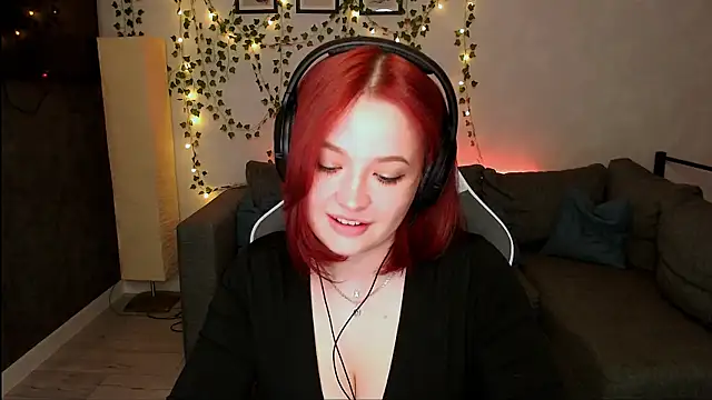 MiaSelene  online show from June 18, 1:50 am