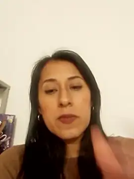 Snapshot of ELY_FE_ chatting on June 17, 3:20 am ELY FE online show from June 17, 3:20 am