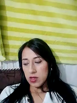 Snapshot of ELY_FE_ chatting on June 20, 2:58 am ELY FE online show from June 20, 2:58 am