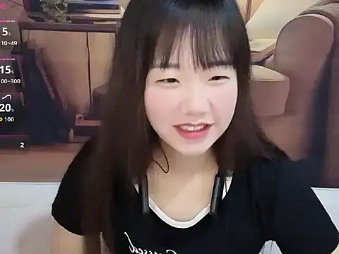 Snapshot of G-nuonuo chatting on June 26, 2:05 am G-nuonuo online show from June 26, 2:05 am