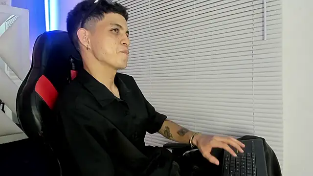 cameron lux77 online show from June 26, 3:44 am