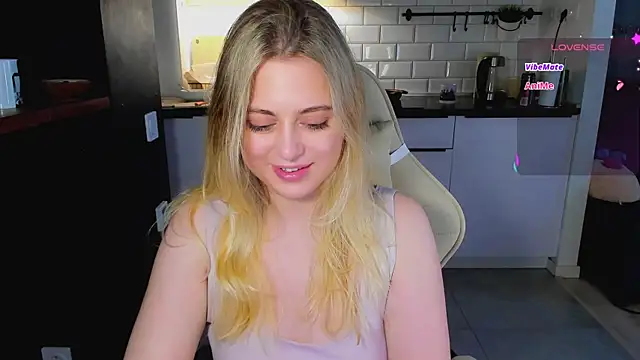 blonde kellyy online show from June 26, 7:35 am