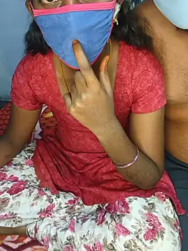 Snapshot of sweet_saranya chatting on August 7, 5:42 am sweet saranya online show from August 7, 5:42 am