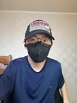 TYYUIOE3 online show from June 15, 7:43 am