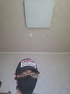 TYYUIOE3 online show from June 22, 7:38 am