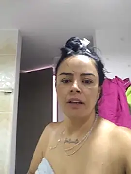 Snapshot of Juanita6908 chatting on June 19, 2:43 pm Juanita6908 online show from June 19, 2:43 pm
