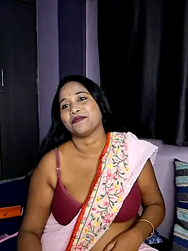 Snapshot of horny_couple789 chatting on August 5, 4:37 am horny couple789 online show from August 5, 4:37 am