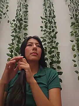 Carla Alvez online show from July 4, 5:30 pm