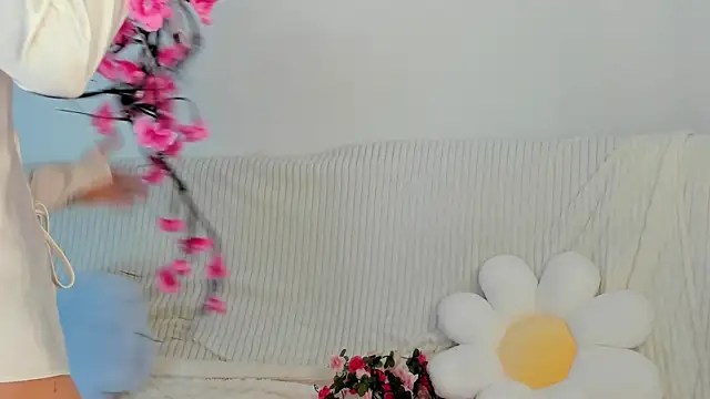 mimi cutee online show from July 25, 3:15 am