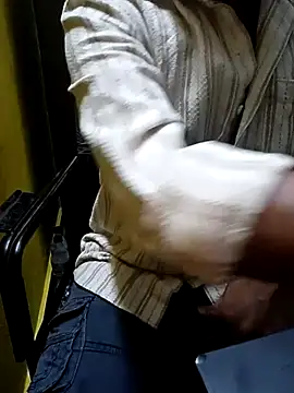 Snapshot of Lawrencedlkk007 chatting on March 7, 6:54 pm Lawrencedlkk007 online show from March 7, 6:54 pm