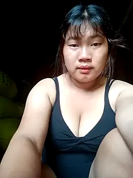 Snapshot of Emelyzz chatting on July 14, 11:43 pm Emelyzz online show from July 14, 11:43 pm