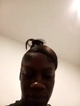 blackchocoa online show from June 17, 2:47 am