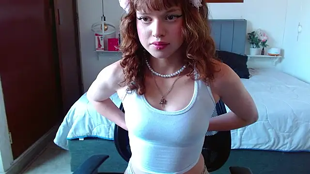 Snapshot of Evelynn_fox_ chatting on July 10, 8:11 pm Evelynn fox online show from July 10, 8:11 pm