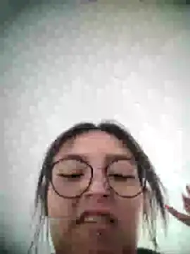 Snapshot of Aly_96 chatting on June 19, 4:55 pm Aly 96 online show from June 19, 4:55 pm