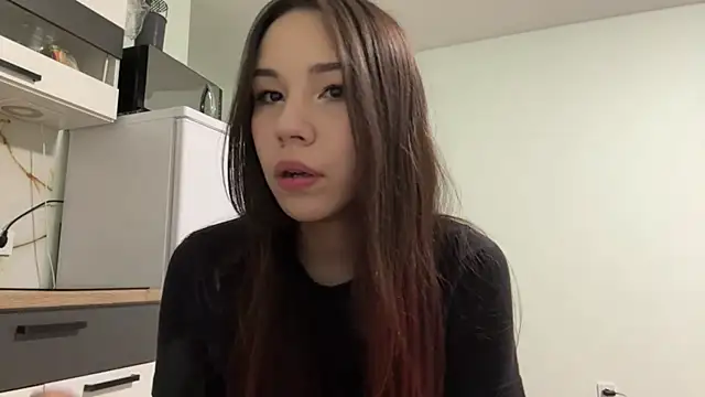 HotGirlMilla online show from June 25, 6:23 pm