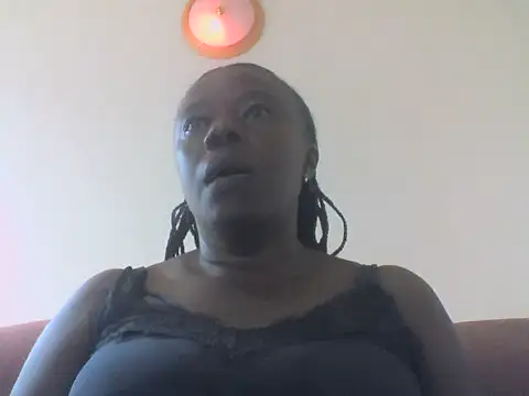 Snapshot of laula3030 chatting on June 30, 9:10 am laula3030 online show from June 30, 9:10 am