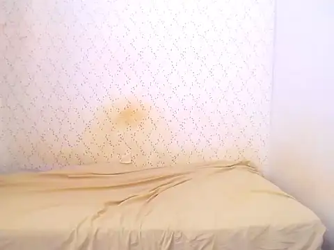 VivaLuxx online show from June 10, 12:15 pm