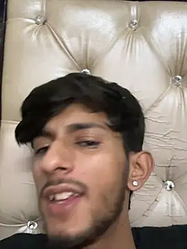 ronnnnn718 online show from July 9, 11:47 am