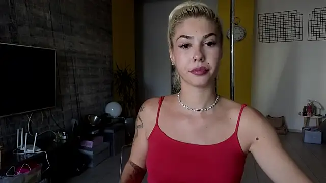 Sarahcamsx online show from July 31, 2:49 pm