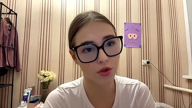 MiaWonderind online show from July 5, 5:42 pm