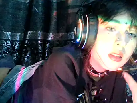 kittenpasive30 online show from June 14, 4:20 pm