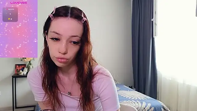 Snapshot of AyeHoney chatting on July 10, 5:45 am AyeHoney online show from July 10, 5:45 am