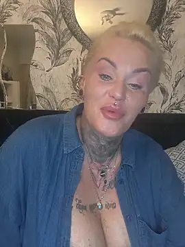 InkedMissLaBaehm online show from June 15, 10:56 pm