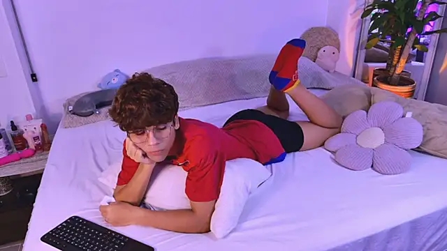 Snapshot of Samy_Twink chatting on July 1, 1:18 am Samy Twink online show from July 1, 1:18 am