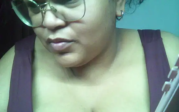 Snapshot of soymelancia chatting on June 15, 10:45 pm soymelancia online show from June 15, 10:45 pm