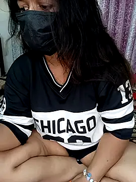 Snapshot of Gauri_Xx chatting on July 27, 3:19 pm Gauri Xx online show from July 27, 3:19 pm