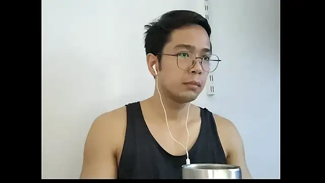 Snapshot of AsianMaster chatting on June 25, 4:23 am AsianMaster online show from June 25, 4:23 am