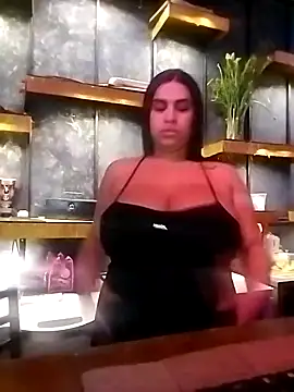 Snapshot of Camila_hott_11 chatting on August 1, 1:27 am Camila hott 11 online show from August 1, 1:27 am