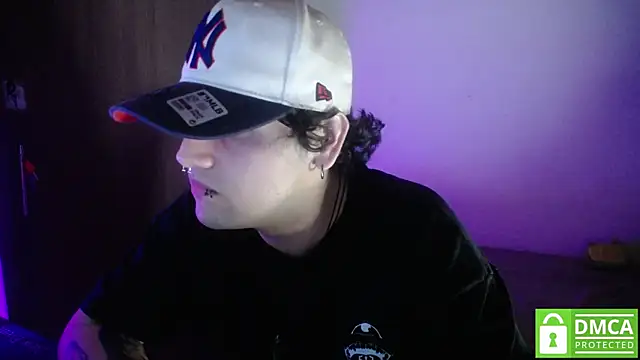 Snapshot of Greg_leach chatting on July 5, 4:19 am Greg leach online show from July 5, 4:19 am