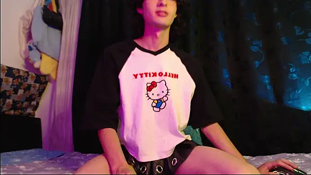 Snapshot of Naomi_uwu chatting on June 14, 7:21 am Naomi uwu online show from June 14, 7:21 am