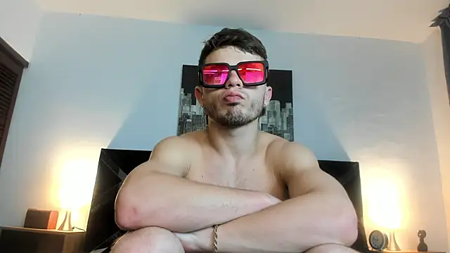Snapshot of Zeus_damian21 chatting on June 25, 5:12 am Zeus damian21 online show from June 25, 5:12 am