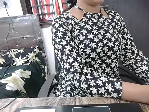 Bold-Divya1 online show from June 16, 7:22 am