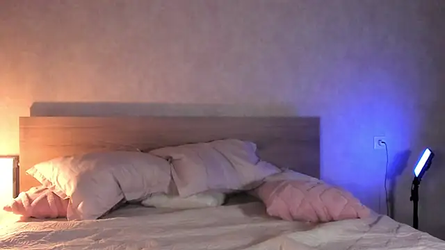 KitsuneDreams online show from July 31, 6:07 pm