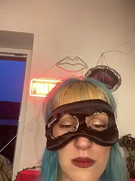 Snapshot of Honeymilky1 chatting on June 19, 7:39 pm Honeymilky1 online show from June 19, 7:39 pm