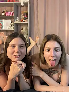 Bratz Girls online show from June 12, 11:25 pm