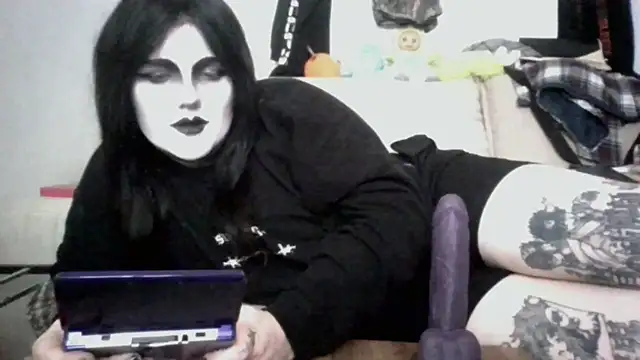 sundaygoth online show from June 18, 2:10 pm