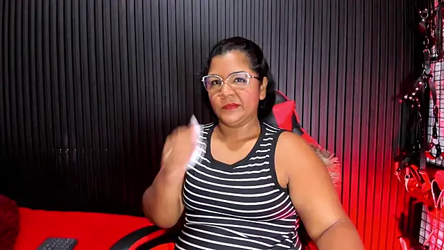 Mommy Big Ass online show from August 6, 1:13 pm