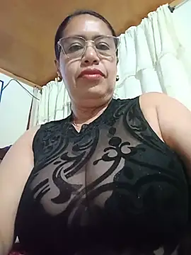 Snapshot of Emilif_ chatting on June 25, 11:09 pm Emilif online show from June 25, 11:09 pm