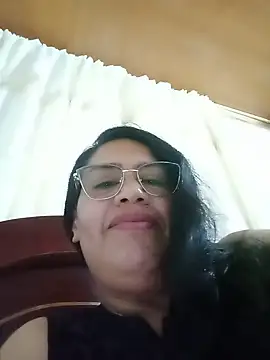 Snapshot of Emilif_ chatting on July 12, 10:45 pm Emilif online show from July 12, 10:45 pm