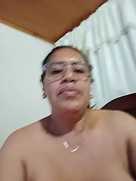 Snapshot of Emilif_ chatting on July 14, 2:05 am Emilif online show from July 14, 2:05 am