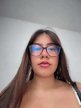 Saracalderon online show from June 17, 11:34 am