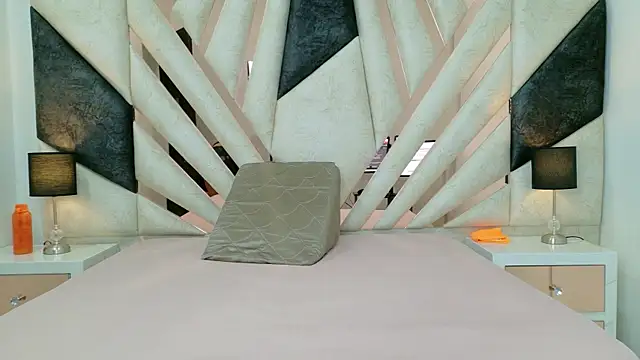 LunaySebastian online show from August 1, 1:54 pm