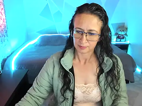 Ana Flakita online show from July 3, 8:15 pm