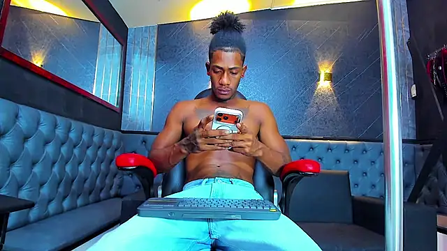 Snapshot of yulian23_ chatting on July 18, 5:33 am yulian23 online show from July 18, 5:33 am